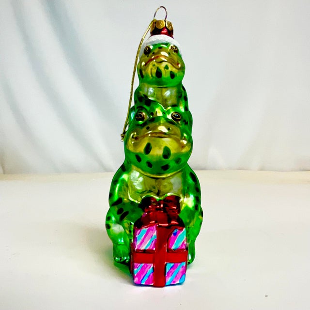 1990s 1990s Vintage Boho Chic Americana Mercury Glass Stacking Frogs Christmas Ornament. For Sale - Image 5 of 8