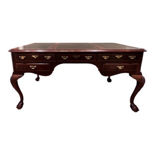 1990 Henredon Georgian Design Vintage Leather Top Writing Desk For Sale