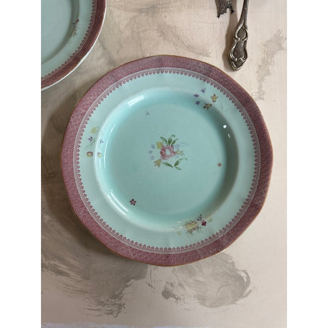 1950s Lowestoft Calyx Ware Adams Dinner Plates Vintage English China 10.25 - Set of Two (2) For Sale - Image 4 of 7