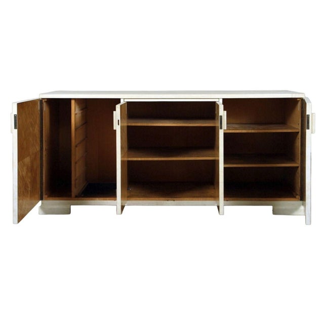 A sophisticated and understated Art Deco / Modernist sideboard, this exceptional circa 1940s piece is executed in the...
