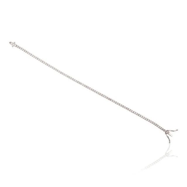 Modern Certified Natural 2.14 Ctw Diamond Tennis Bracelet in 18k White Gold For Sale - Image 3 of 5