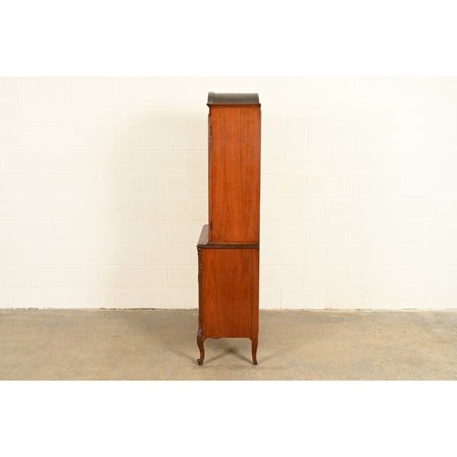 Romweber French Provincial Louis XV Carved Walnut and Burl Wood Breakfront Bookcase Cabinet, Circa 1930s For Sale - Image 15 of 18