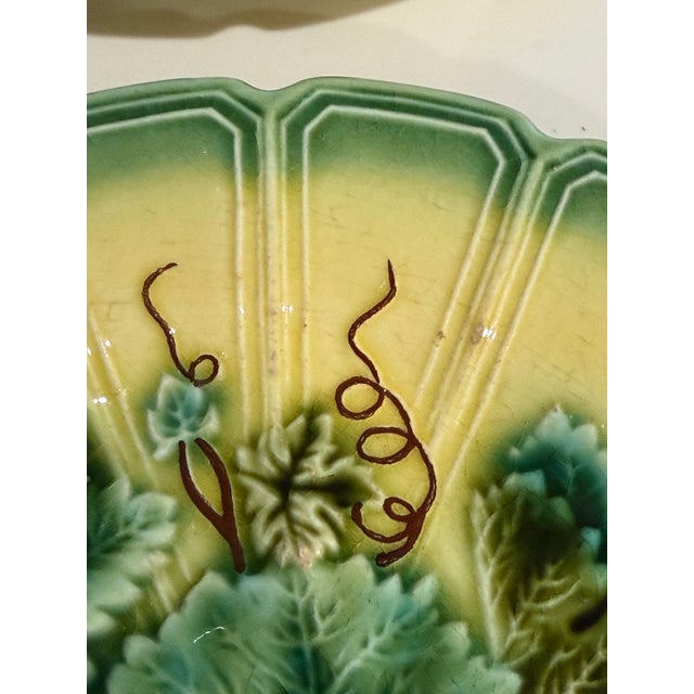 Set of 4 Antique Sarreguemines French Majolica Grape Leaf Plates - C. 1890 For Sale In Rochester - Image 6 of 12