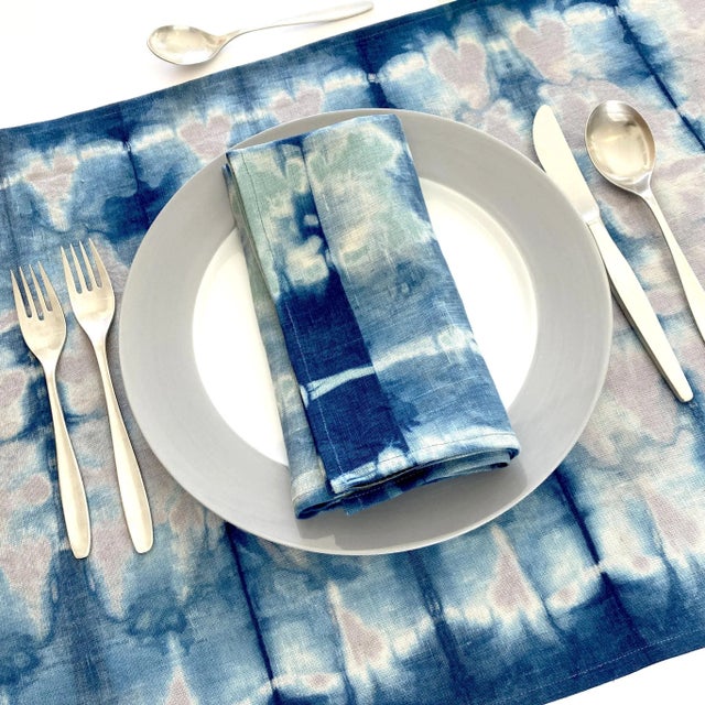 2020s Rousseau Jade Green & Indigo Blue Abstract Pattern Hand Dyed Linen Napkins- Set of 4 For Sale - Image 5 of 6