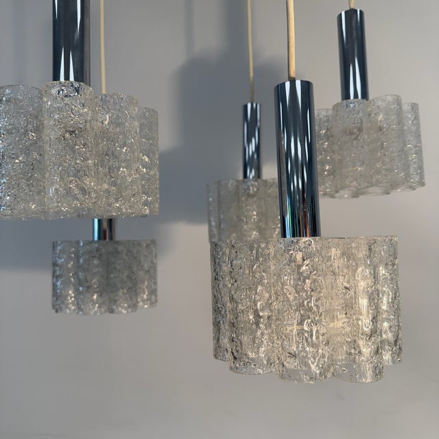 Includes 1 replacement glass. For sale is an impressive cascade lamp from the renowned brand Doria Lighting. This model is...
