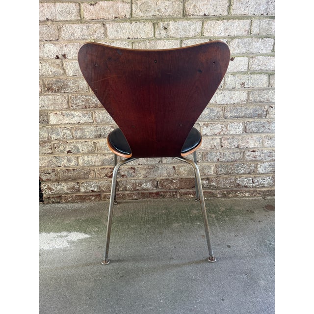 Mid Century Modern Chair, Leather Chrome and Walnut, in the Style of Cherner For Sale - Image 16 of 17