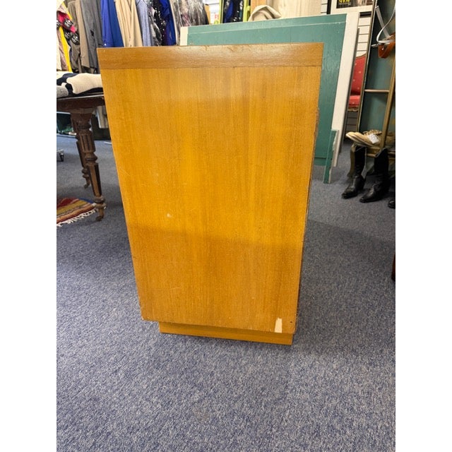 Modernage Midcentury Furniture Company New York & Miami Beach White & Maple Dresser & Mirror With Horizontal Pulls For Sale In Boston - Image 6 of 17