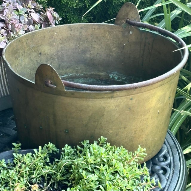 19th-Century Bucket Cauldron Handcrafted French Brass Fireside Spun Brass Jardiniere For Sale - Image 4 of 7