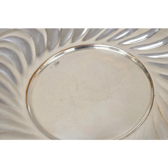Late 20th Century Wm Rogers Waverly 3826 Scalloped Edge Round Silver Plated Serving Platter Tray For Sale In Philadelphia - Image 6 of 10