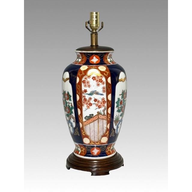 Japanese Traditional Japanese Imari Porcelain Table Lamp on Carved Wood Stand With Phoenix Birds and Flowers For Sale - Image 3 of 6