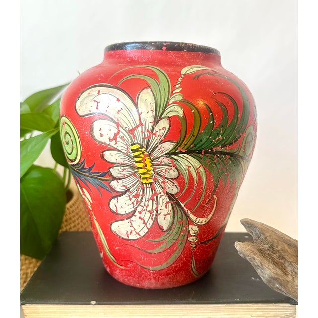 Beautiful antique Tonalá vase from Mexico, dating to the 1930s. This hand-crafted clay piece features traditional folk art...