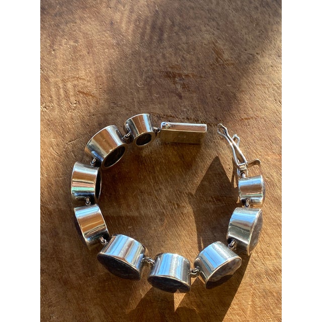 Monumental Faceted Raw Sapphire + Sterling Silver Link Bracelet For Sale - Image 9 of 10