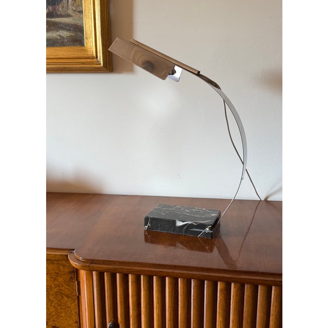 Hollywood regency modern table / desk lamp attributed to Tronconi, Italy, 1980 ca. Metal structure. Portoro marble base H...