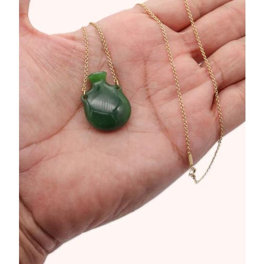 1970s Tiffany & Co. Elsa Peretti 18k Gold Necklace With Green Nephrite Pendant For Sale - Image 5 of 8