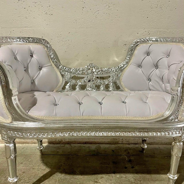 Rococo Tufted White Leather Bench French Style With Silver Leaf Details – Rococo Baroque Furniture For Sale - Image 3 of 4