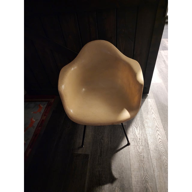 Excellent condition on this classic. Please ask any additional questions. No marks found just original sticker in photos.