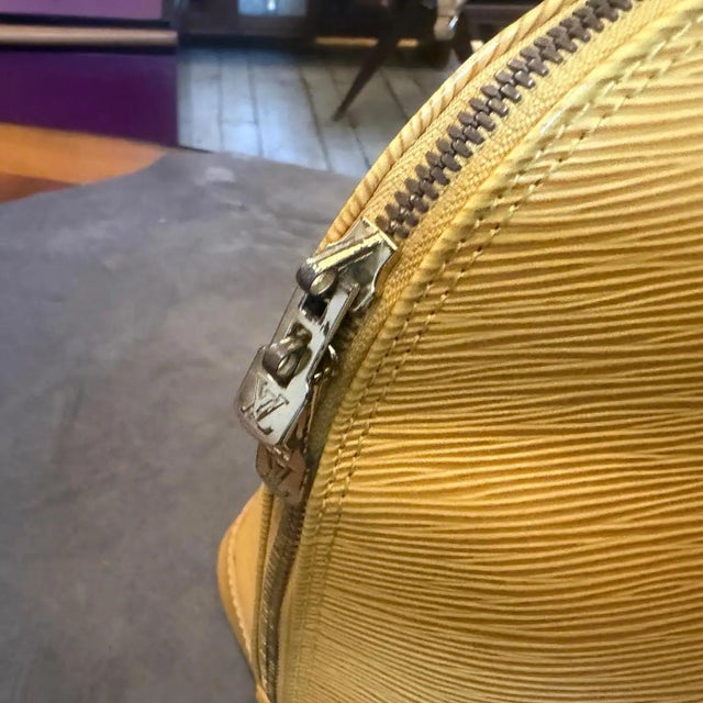 Two 1990s Iconic Gold Plated Metal and Black Enamel Bangle Bracelets by Chanel For Sale - Image 10 of 15