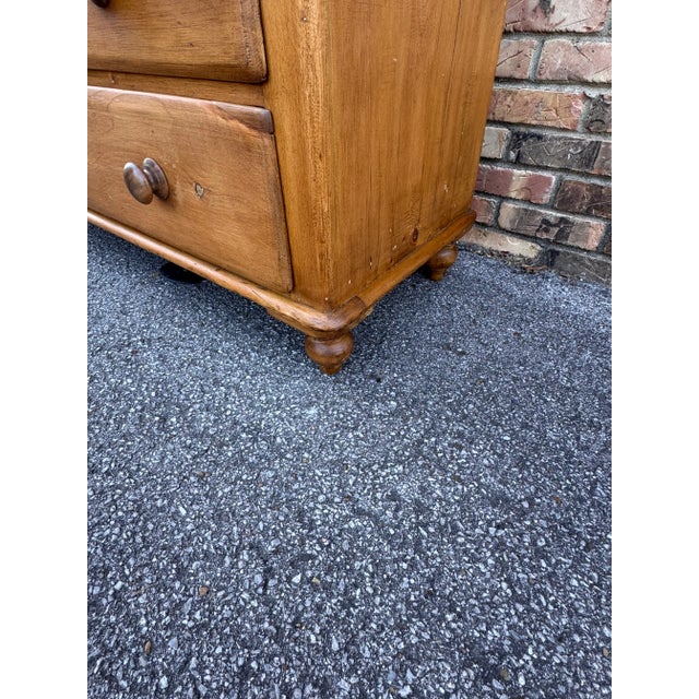 Camel 19th Century English Pine Chest of Drawers For Sale - Image 8 of 15