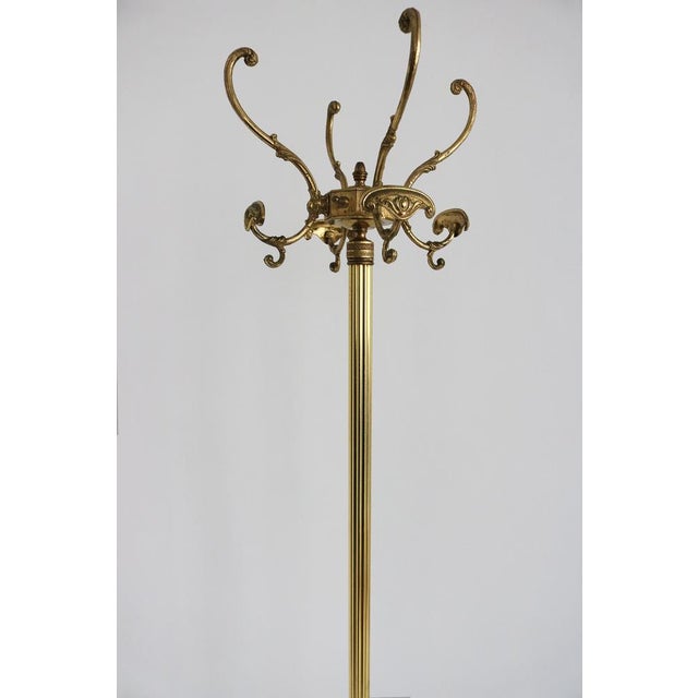 Metal Italian Hollywood Regency Brass Coat Rack with Rotating Crown and Marble Base, 1960s For Sale - Image 7 of 17