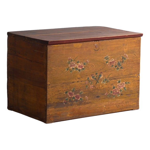 Chinese Trunk with Painted Flowers in Elm, 1900 For Sale
