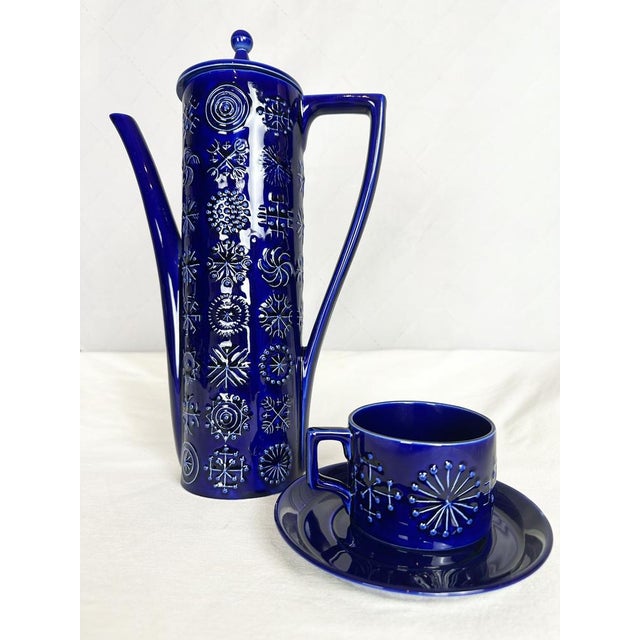 Vintage Portmeirion Totem Coffee Service in Deep Blue Ceramic by Susan Williams-Ellis, 1966, Set of 15 For Sale - Image 10 of 18