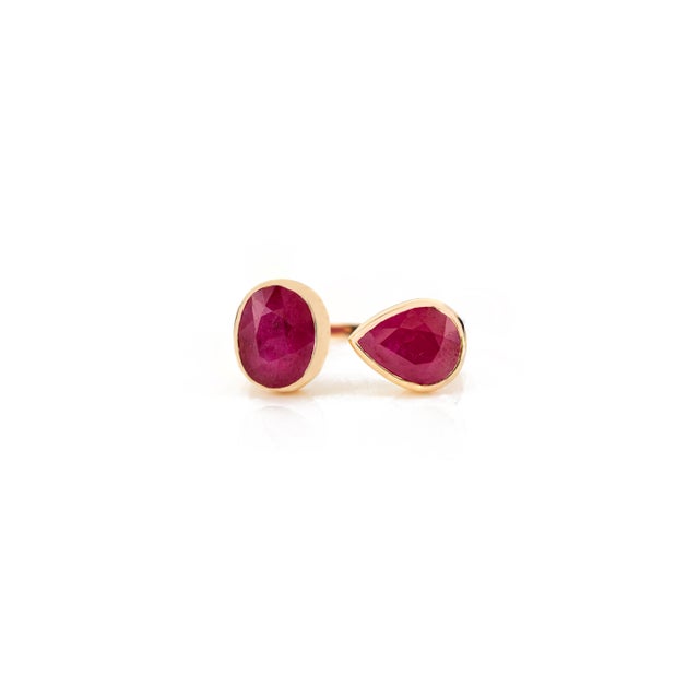 Contemporary Contemporary Open Face 4.6 Ct Ruby Toi Et Moi Ring in 14k Yellow Gold Size 6.5 For Sale - Image 3 of 13