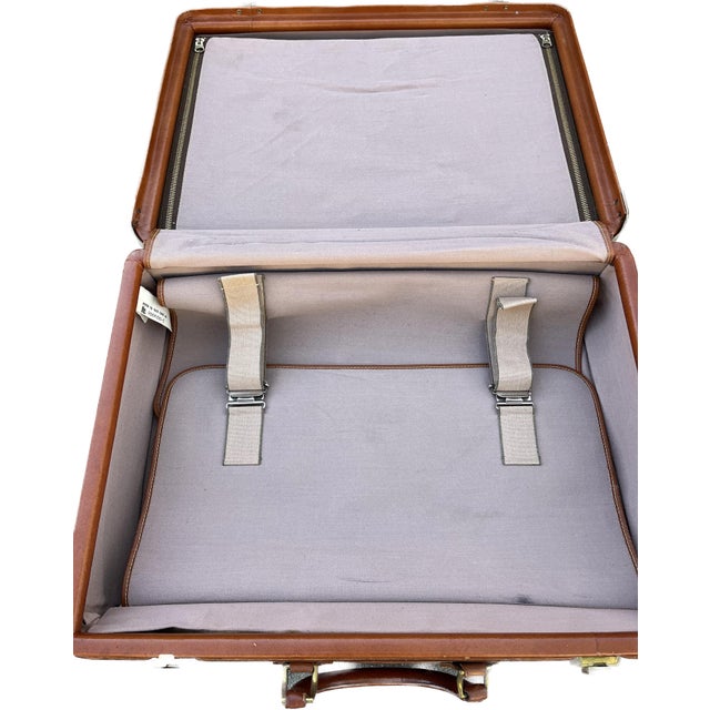 American 1950s Hartmann Knocabout Vintage Suitcase Brown Leather For Sale - Image 3 of 9