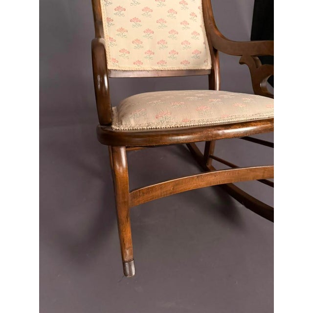 Late 19th Century American Victorian Lincoln Rocking Chair in Walnut-Stained Birch With Goose-Neck Arms, Circa 1890 For Sale - Image 5 of 18