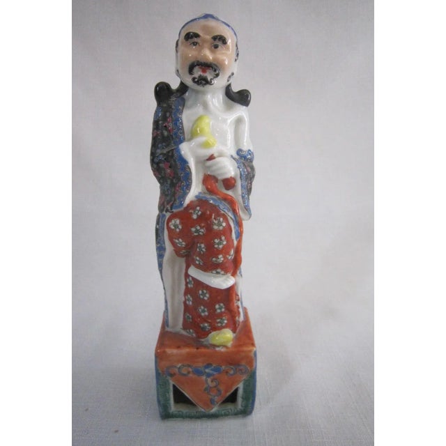 White 1930s Famille Rose Chinese Export Figure For Sale - Image 8 of 8