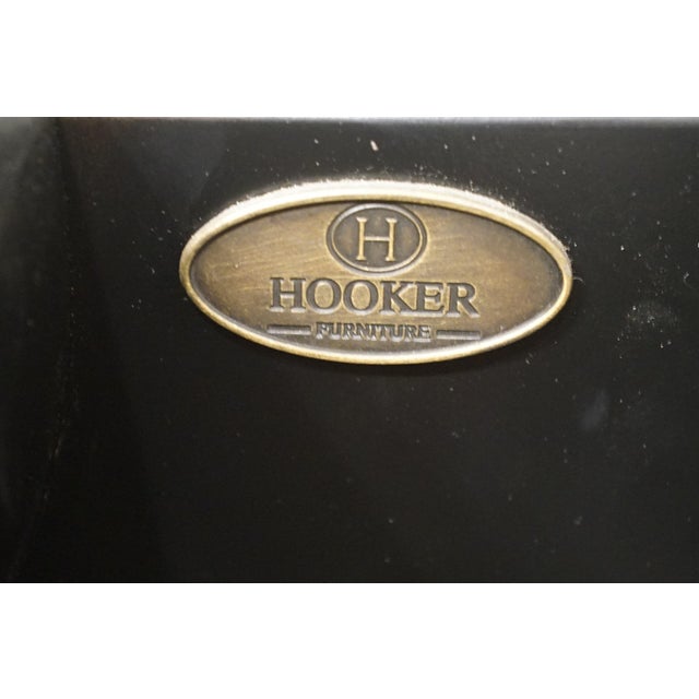 Hooker Furniture Contemporary Sanctuary 44