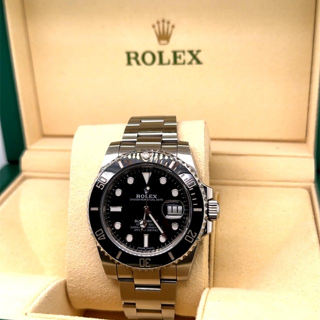 Rolex Oyster Perpetual Submariner Date 2018 For Sale - Image 11 of 14