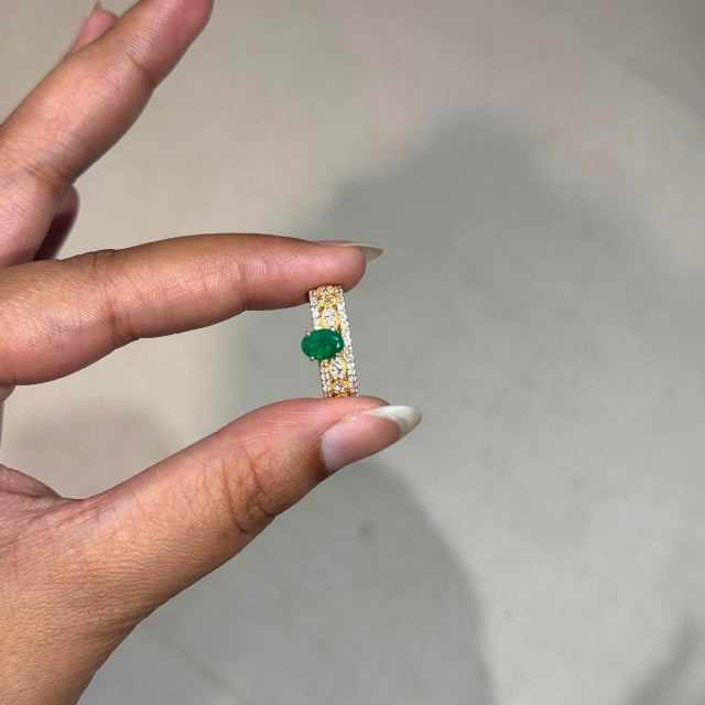 Oval Emerald & Diamond Vintage-Inspired Luxury Statement Ring in 18k Yellow Gold Size 5 For Sale In New York - Image 6 of 17