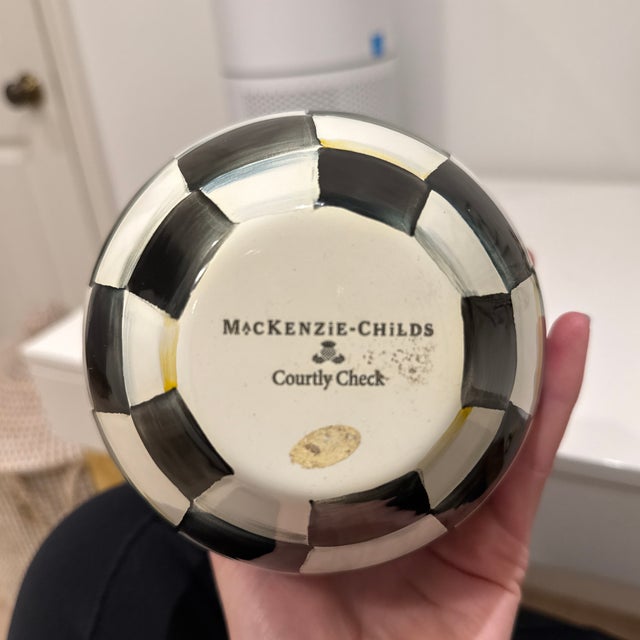 Petite and poised, for flowers, paintbrushes, pencils … (you might need more than a few!). The sturdy steel underbody is...