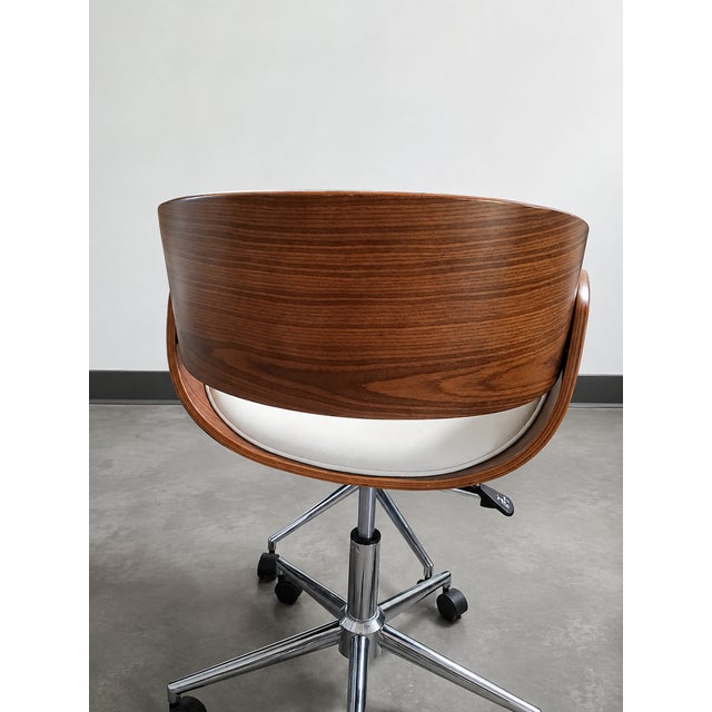 Mid-Century Modern Mid 20th Century Attributed to Norman Cherner for Cherner Chair Company Walnut & White Leather Task Chair For Sale - Image 3 of 4