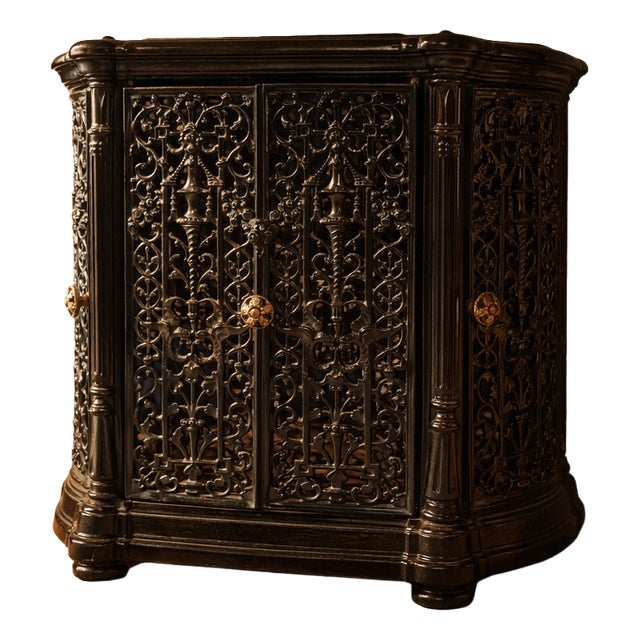 Antique French Decorative Fireplace Insert with Ornate Cast Iron in Black, 1900s For Sale