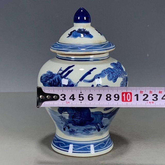 Chinese Chinese Blue & White Porcelain Covered Jar With Figural Warrior Scene For Sale - Image 3 of 9