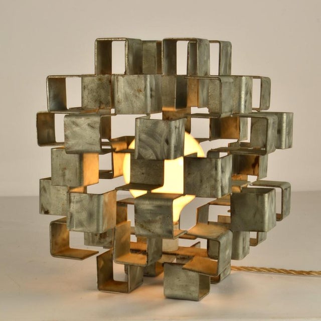 Italian Sculptural Cube Shaped Metal Table Lamp, 1960s For Sale - Image 9 of 10