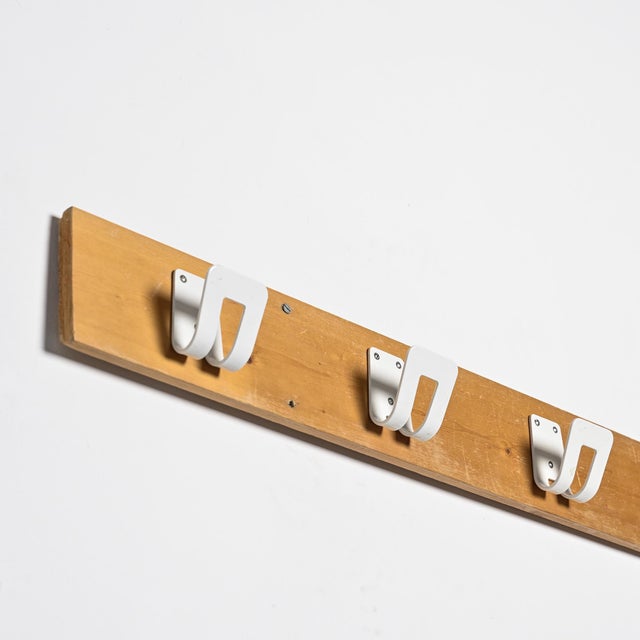 Coat Rack attributed to Pierre Guariche for La Plagne Ski Resort, 1968 For Sale - Image 6 of 8