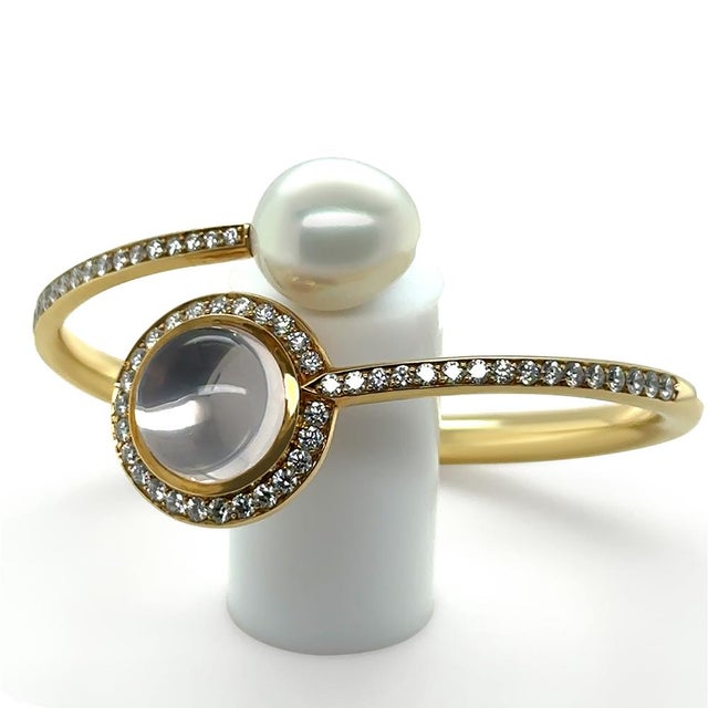 Contemporary Paspaley 18ct Yellow Gold Muse Pearl & Diamond Bangle 2.18ct 42.85g For Sale - Image 3 of 9