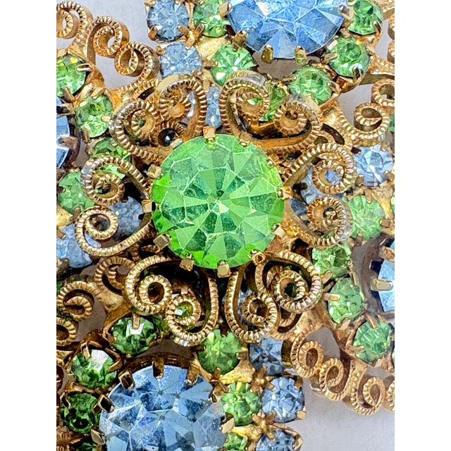 Mid‑Century Hobé © Layered Gilt Filigree and Rhinestone Floral Spray Brooch For Sale - Image 4 of 10