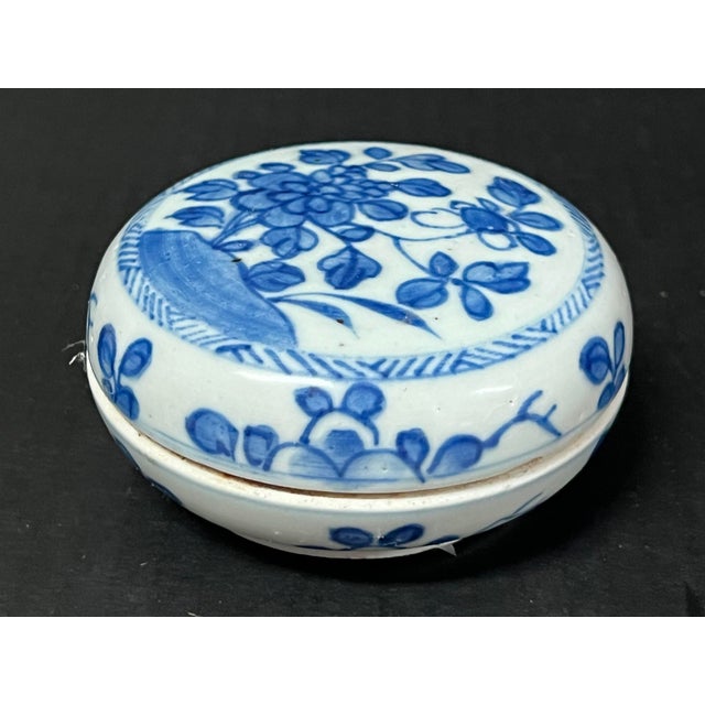 Ceramic Late 19th Century Chinese Art Porcelain Blue and White Round Pill Box For Sale - Image 7 of 10