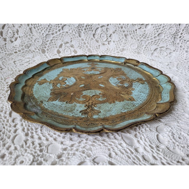 Traditional 1940s Italian Florentine Turquoise & Gold Gilt Round Tray For Sale - Image 3 of 5