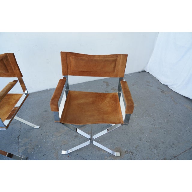 Metal 1970s Set of 4 Alessandro Albrizzi Chrome & Cognac Suede Director Chairs For Sale - Image 7 of 17