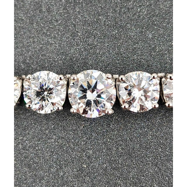 17.58 Ct Riviera Graduated Diamond Necklace - Platinum For Sale - Image 4 of 8