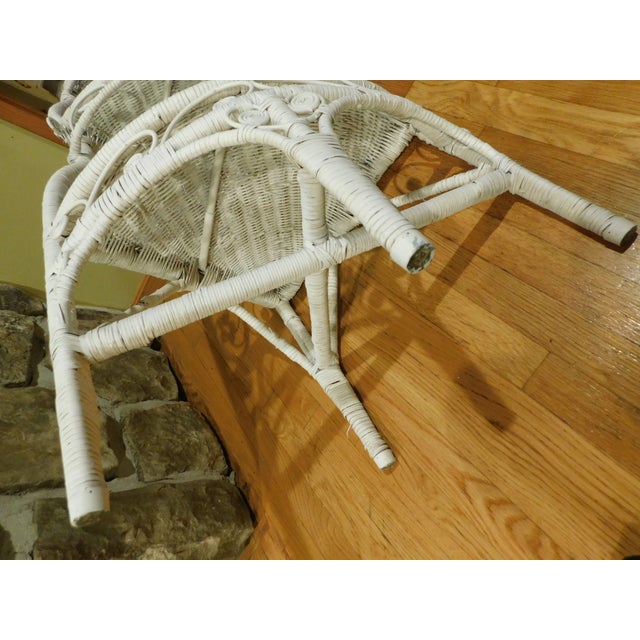 Vintage 1960s White Wicker & Rattan Corner Étagère – Ornate Heart + Scroll Motif, 3-Tier, 60" H For Sale - Image 18 of 18