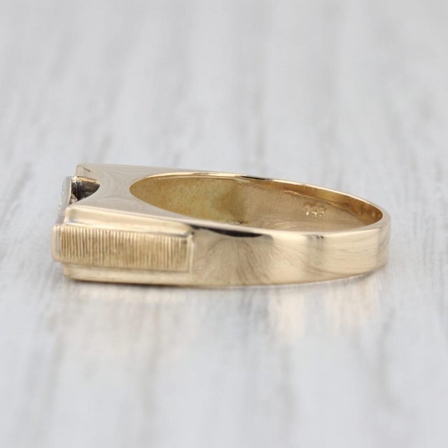 Gemstone Information: - Natural Diamonds - Total Carats - 0.10ctw Cut - Single Color - K - M Clarity - SI1 - SI2 Metal:...