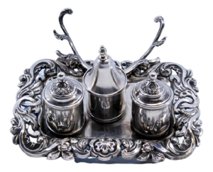 Inkwell in Cut Silver with Reliefs and Applications