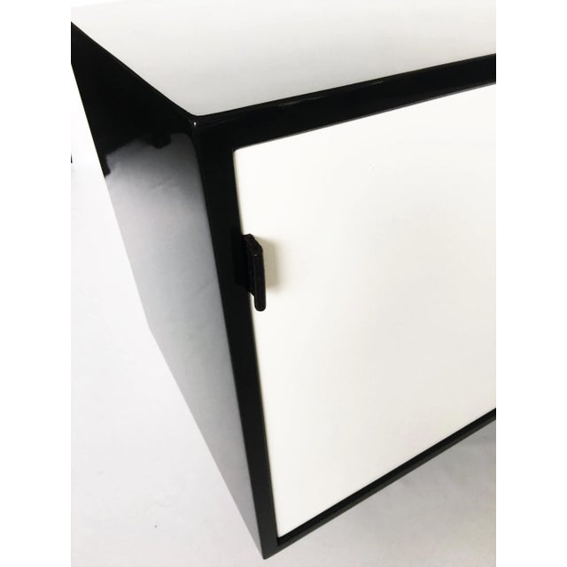 Mid-Century Modern 1950s Florence Knoll Black and White Lacquered Credenza For Sale - Image 3 of 11