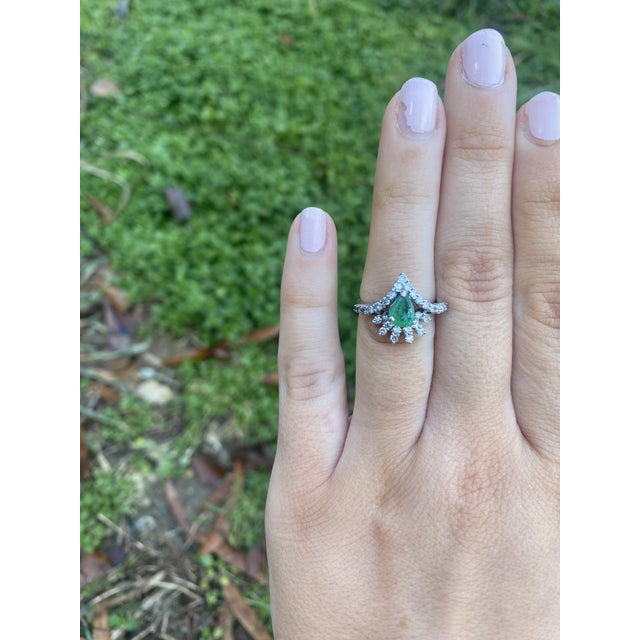 Metal 1.10 CTW Emerald & Diamond Pear Cluster Ring, 14k White Gold, Ring Size 5.25 For Sale - Image 7 of 7