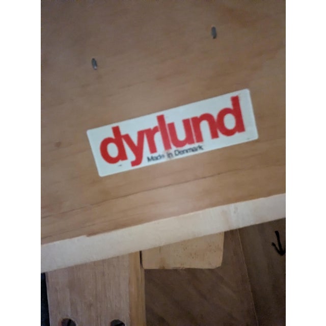 Beautiful Midcentury oak Dylund oval oak expandable dining table. Structurally 100% solid and the 4-panel flip-flap...